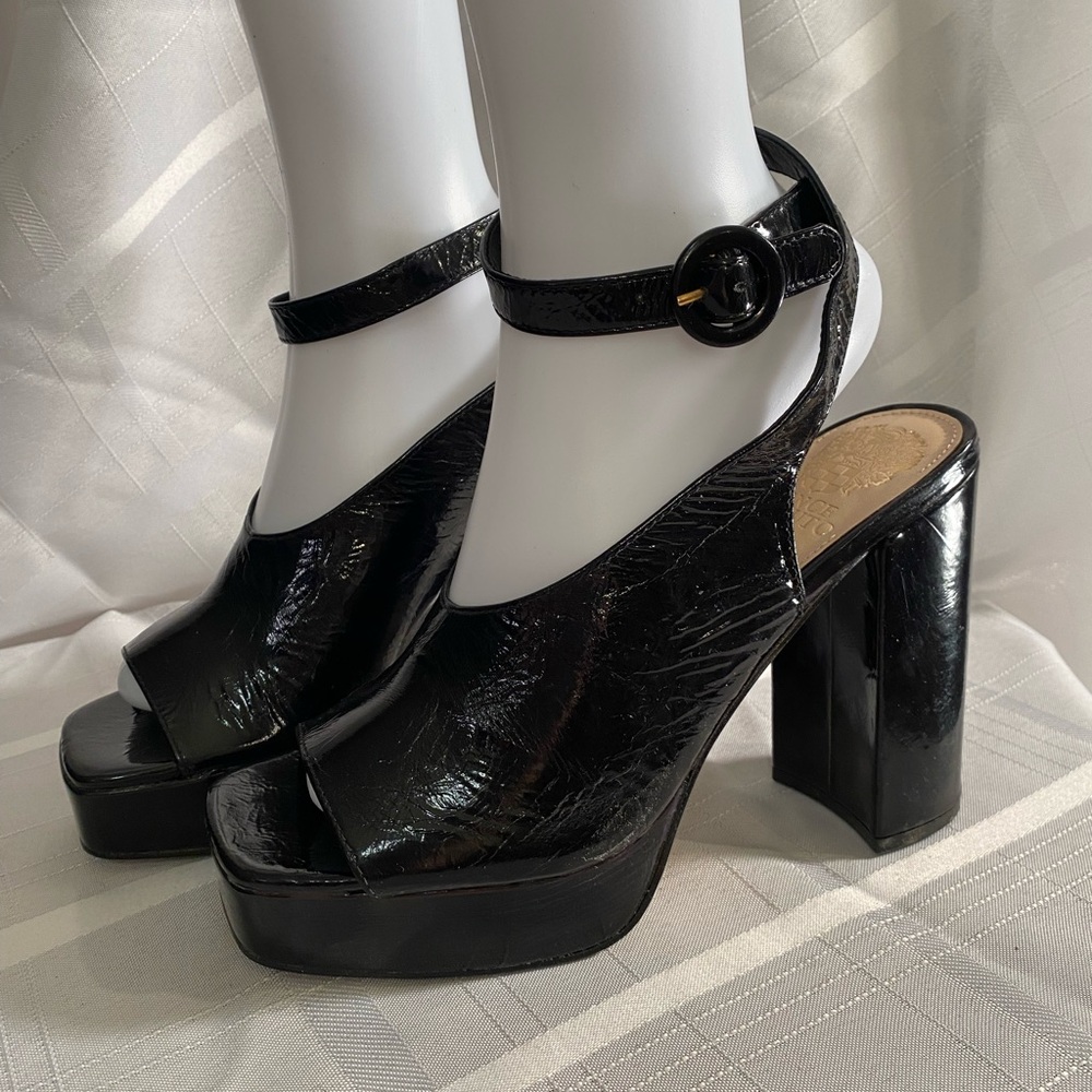 Vince Camuto Somerson Crinkle Patent Leather Platform Ankle Strap Sandals. 8M.